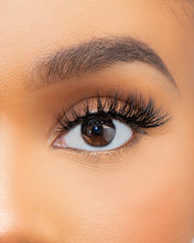 Load image into Gallery viewer, Upper East Sider 3D Mink Lashes - MiamiMami.Co

